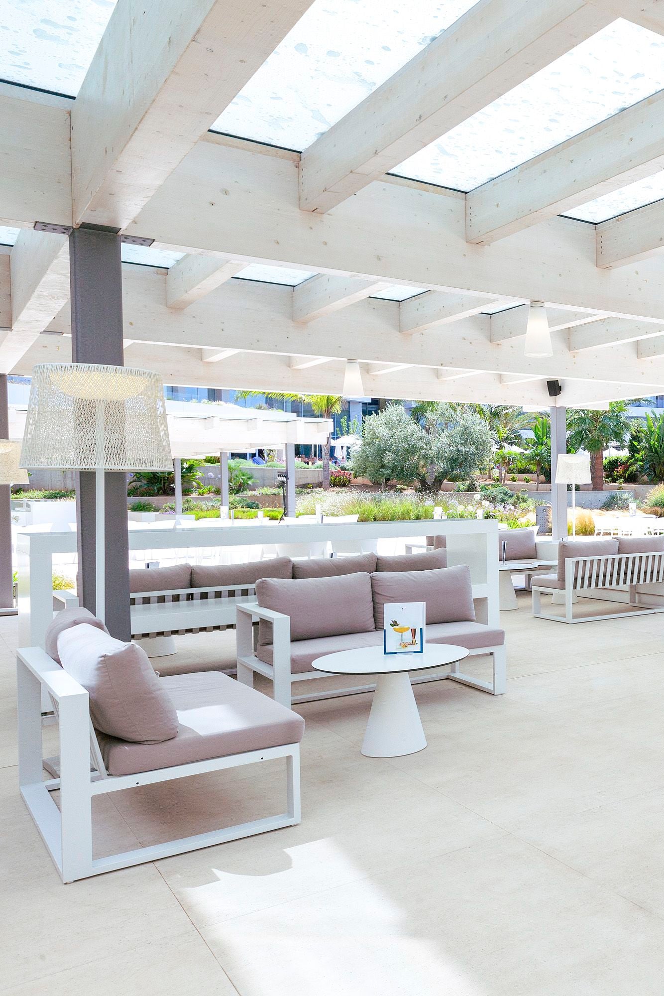 Die gemütliche Lobby im HipHotel Playa de Palma, Mallorca.