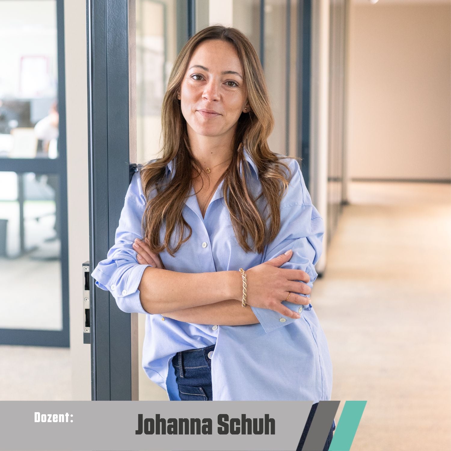 Portrait von PPC Akademie Dozent Johanna Schuh.